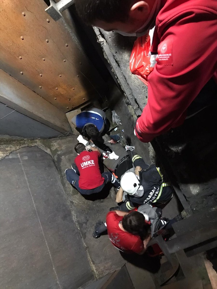 Aksaray'da Taş Kırma Makinesinin İçine Düşen İşçi Yaralandı