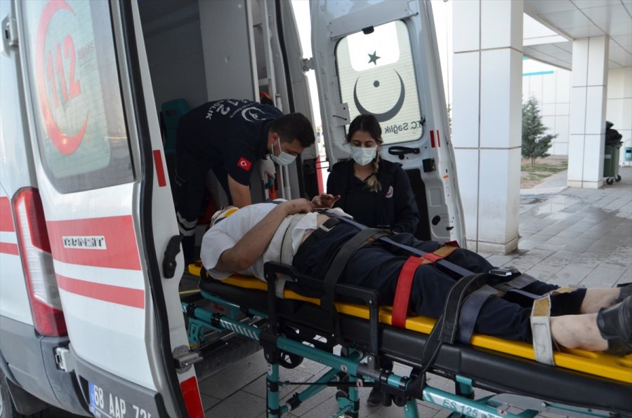 Aksaray'da Yolcu Otobüsü Şarampole Devrildi: 3 Yaralı