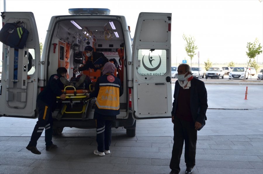 Aksaray'da Yolcu Otobüsü Şarampole Devrildi: 3 Yaralı
