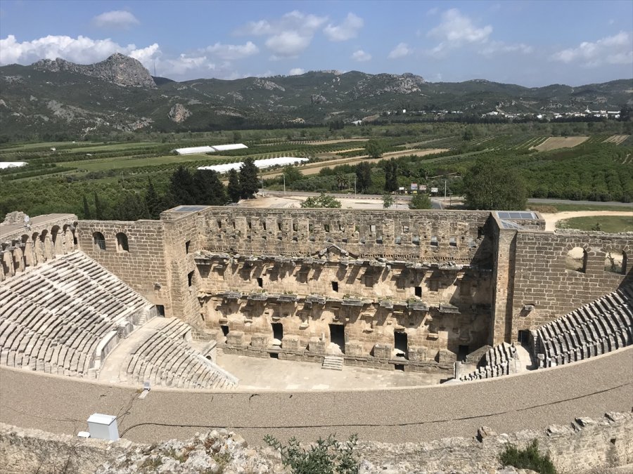 Aspendos Antik Kenti'nin Unesco'nun Kalıcı Listesine Alınması İçin Çalışma Yürütülüyor
