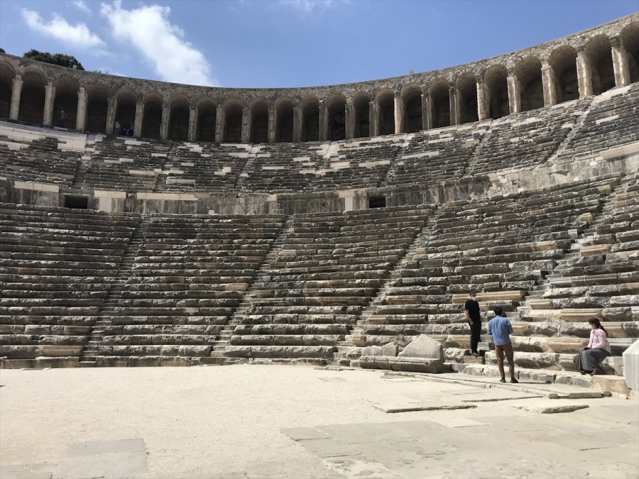 Aspendos Antik Kenti'nin Unesco'nun Kalıcı Listesine Alınması İçin Çalışma Yürütülüyor