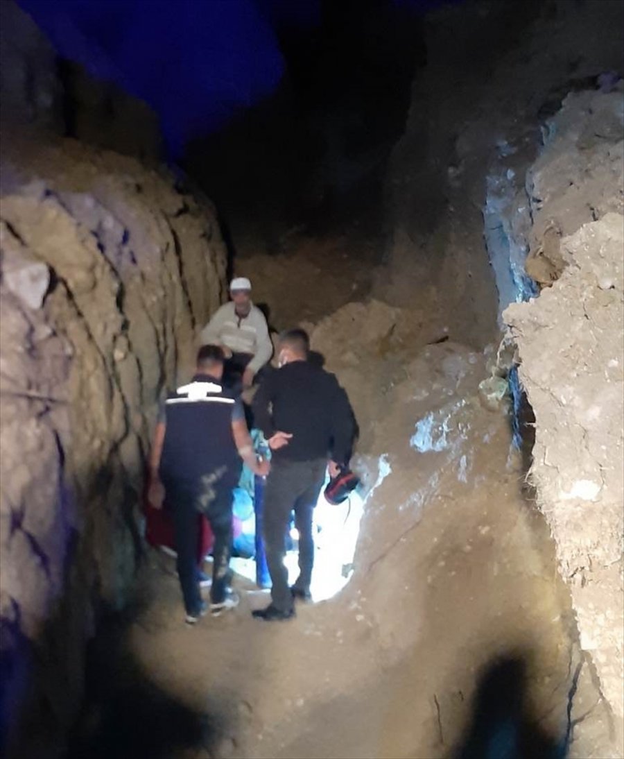 Eskişehir'de Toprak Altında Kalan 1 Kişi Öldü, 1 Kişi Yaralandı