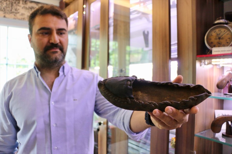 Futbol Takımı Yöneticisi Tarihi Askeri Objelerle Evinin Bir Odasını Müzeye Çevirdi