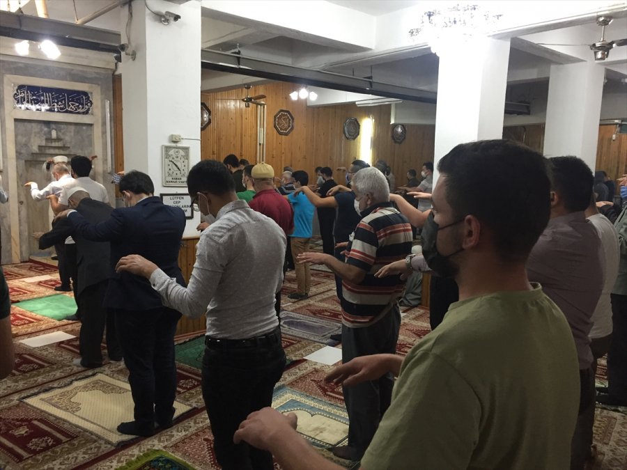 Konya'da Kuraklığa Karşı Camilerde Yağmur Duası Edildi
