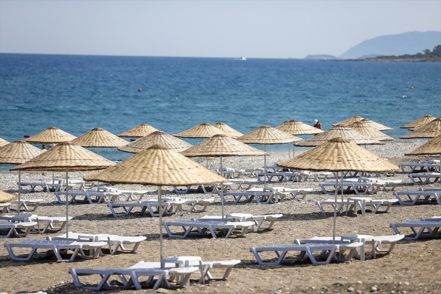 Kültür Ve Turizm Bakanlığının Antalya'daki 4'üncü Halk Plajı Açıldı