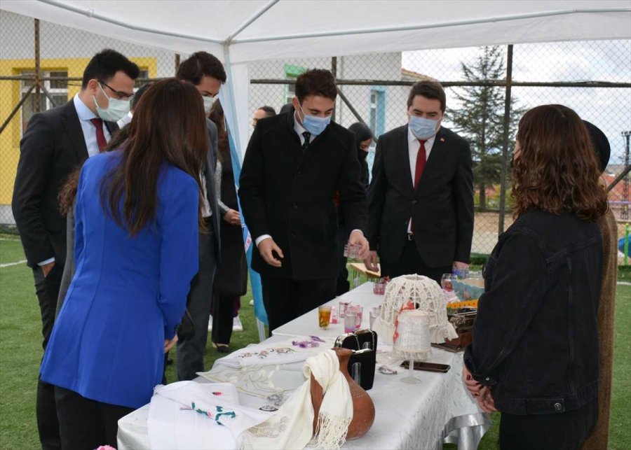 Mihalıççık Halk Eğitim Merkezi'nden Yıl Sonu Sergisi