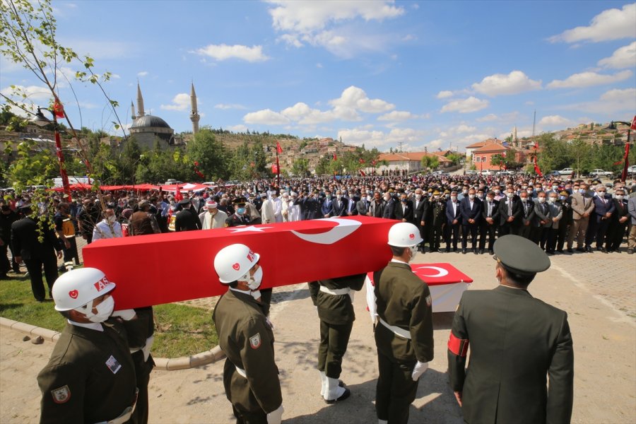 Şehit Piyade Uzman Çavuş Şahin Sarılmaz Aksaray'da Son Yolculuğuna Uğurlandı