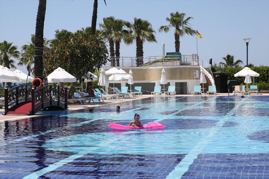 Turizmciler, Rus Misafirleri Ağırlamak İçin Uçuşların Tekrar Başlamasını Bekliyor