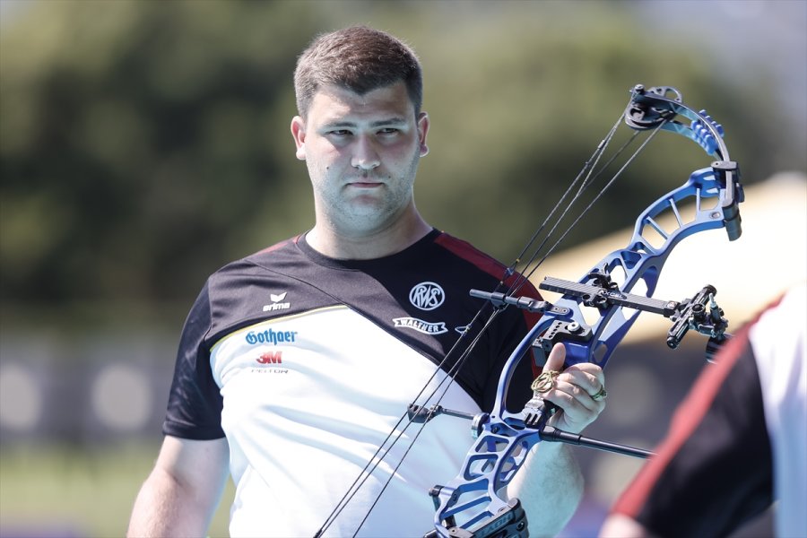 Milli Okçu Yakup Yıldız, Makaralı Yayda Avrupa Şampiyonu Oldu