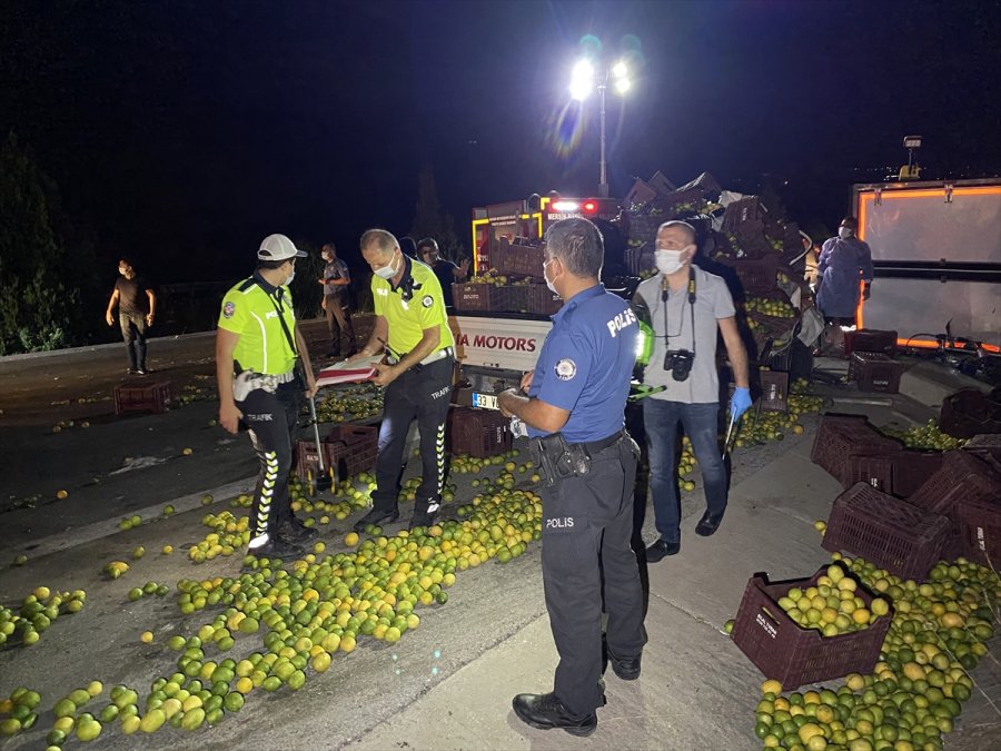 Mersin'de Kamyon İle Kamyonet Çarpıştı: 1 Ölü, 3 Yaralı