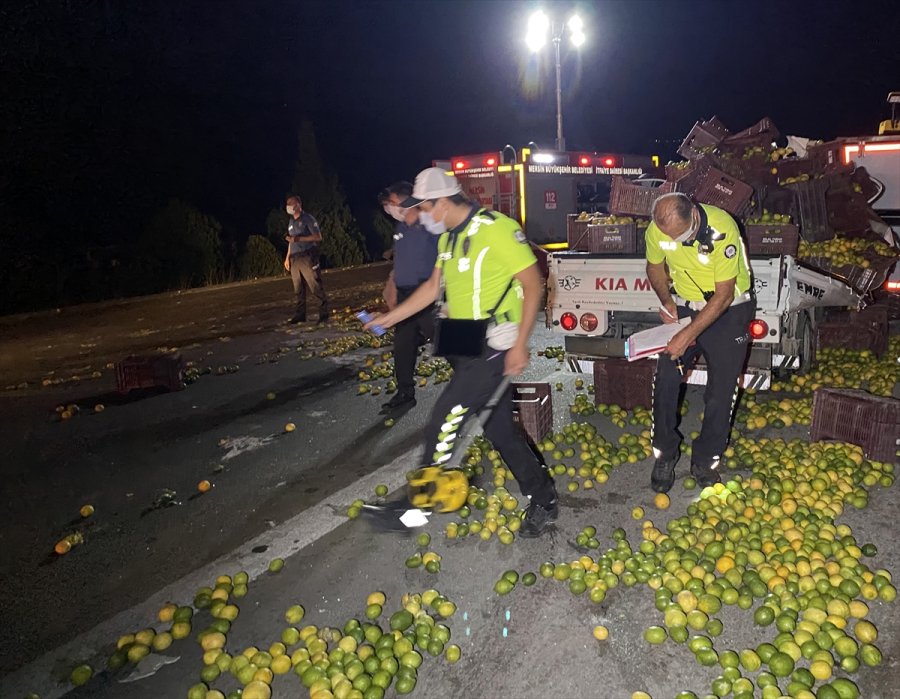Mersin'de Kamyon İle Kamyonet Çarpıştı: 1 Ölü, 3 Yaralı