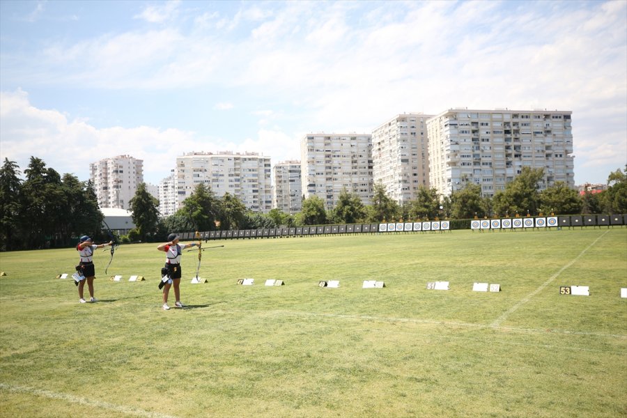 Milli Okçu Yasemin Ecem Anagöz, Altın Madalya İçin Olimpiyatlara Gidecek:
