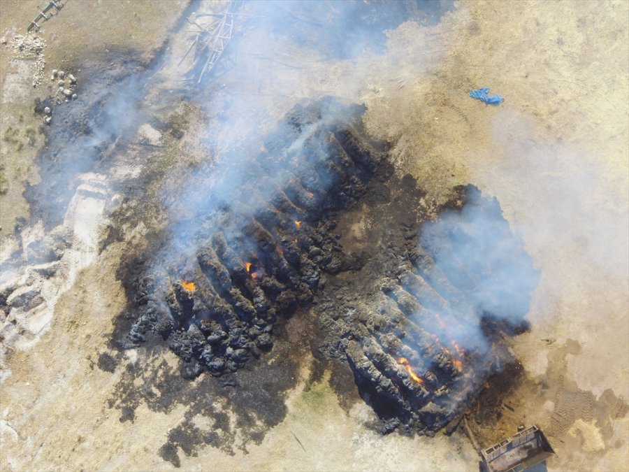 Aksaray'da 250 Ton Saman Yandı