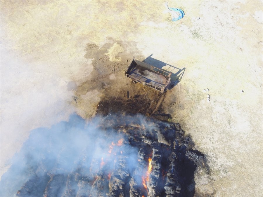 Aksaray'da 250 Ton Saman Yandı