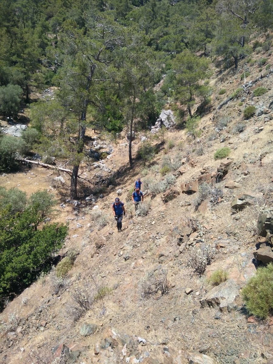 Antalya'da Fotoğraf Çekmek İçin Gittiği Dağlık Bölgede Kaybolan Kişiyi Arama Çalışmaları Sürüyor