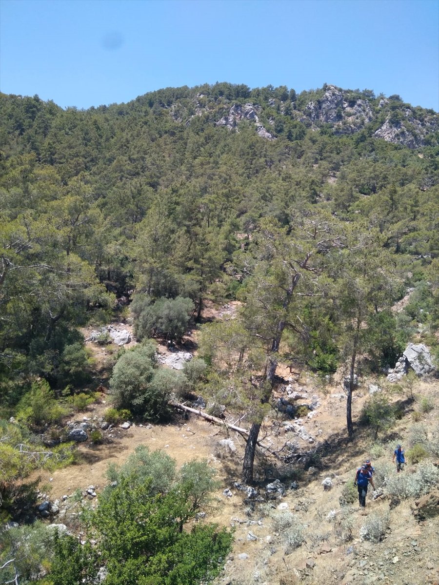Antalya'da Fotoğraf Çekmek İçin Gittiği Dağlık Bölgede Kaybolan Kişiyi Arama Çalışmaları Sürüyor