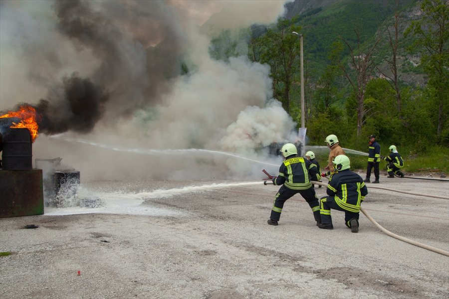 Konya İtfaiyesinden Karadağlı İtfaiyecilere Eğitim