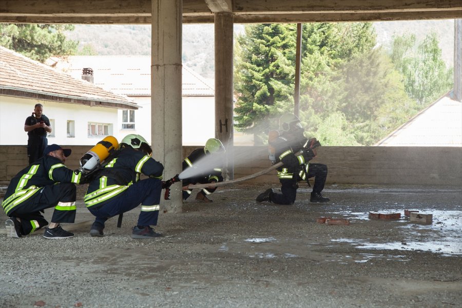 Konya İtfaiyesinden Karadağlı İtfaiyecilere Eğitim