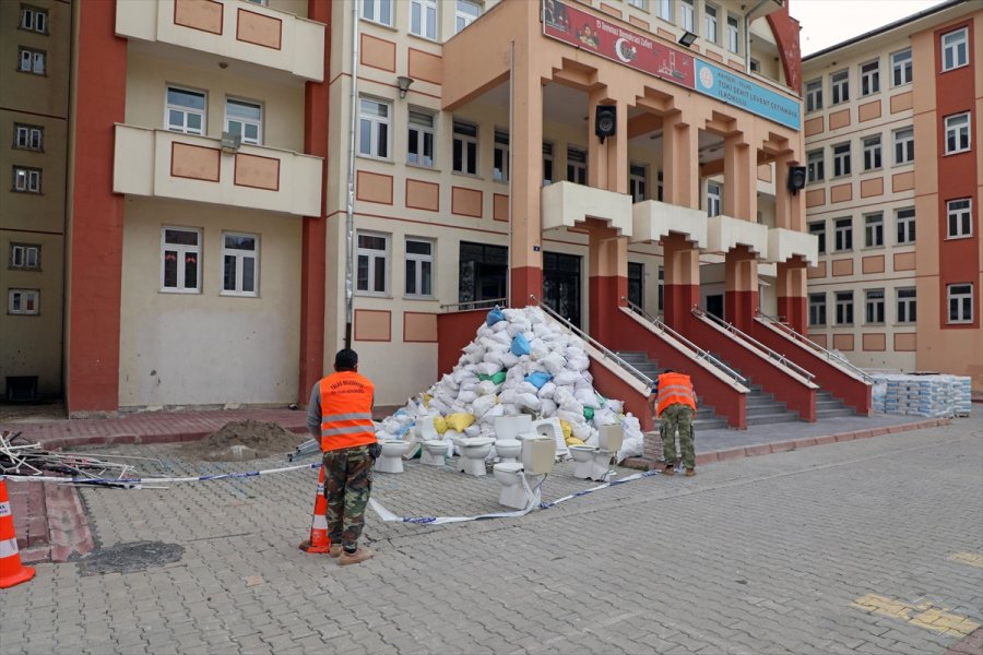 Talas Belediyesi İlçede, Tadilat Ve Yenileme Çalışmalarını Sürdürüyor