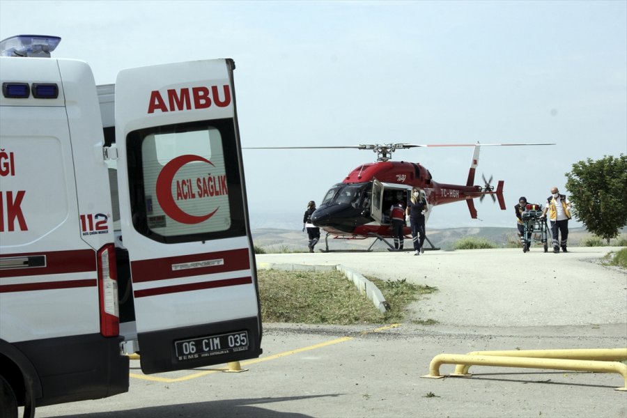 Ankara'da Kalp Krizi Geçiren Kişi Ambulans Helikopterle Hastaneye Kaldırıldı
