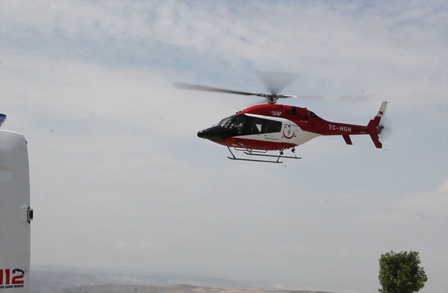 Ankara'da Kalp Krizi Geçiren Kişi Ambulans Helikopterle Hastaneye Kaldırıldı