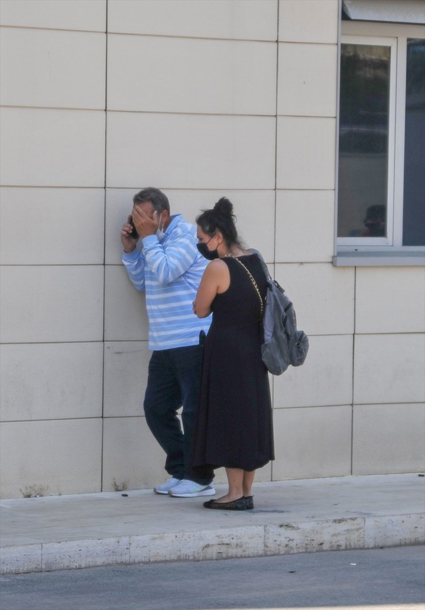 Antalya'da Dere Yatağında Bulunan Oğlunun Cesedini Ayakkabı Ve Boynundaki Kolyeden Teşhis Etti