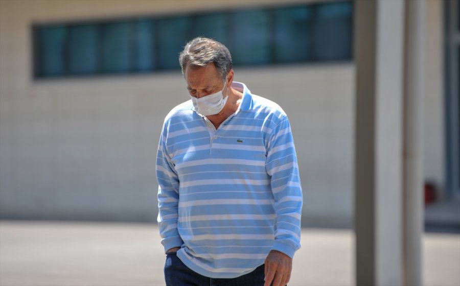 Antalya'da Dere Yatağında Bulunan Oğlunun Cesedini Ayakkabı Ve Boynundaki Kolyeden Teşhis Etti