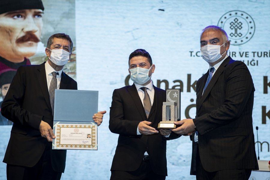 "çanakkale Kahramanları Öykü Kitapları" Meb'de Düzenlenen Törenle Tanıtıldı