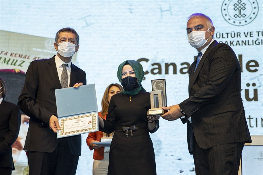 "çanakkale Kahramanları Öykü Kitapları" Meb'de Düzenlenen Törenle Tanıtıldı