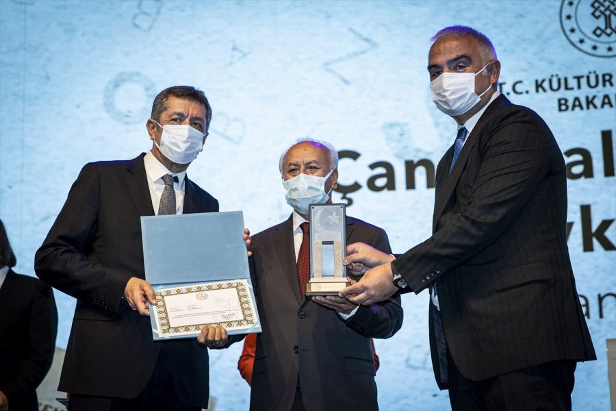 "çanakkale Kahramanları Öykü Kitapları" Meb'de Düzenlenen Törenle Tanıtıldı