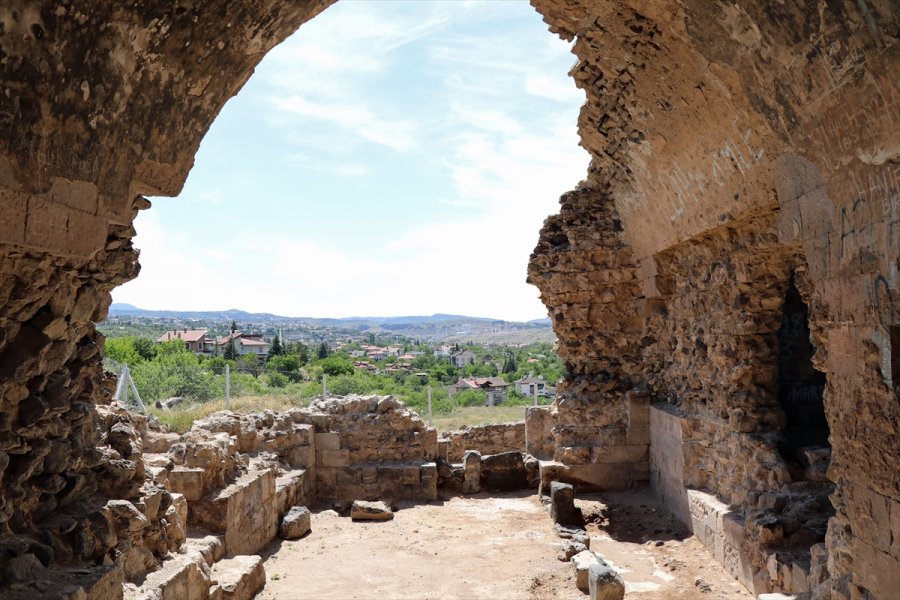 Selçuklu Vakfiyesinde Adı Geçen Asırlık Kızıl Köşk Turizme Kazandırılacak