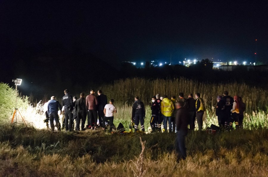 Ankara'da Otomobil Dereye Devrildi: 3 Ölü, 1 Yaralı