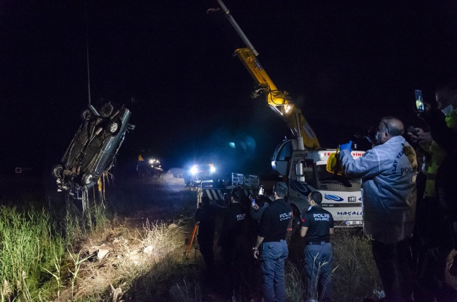 Ankara'da Otomobil Dereye Devrildi: 3 Ölü, 1 Yaralı