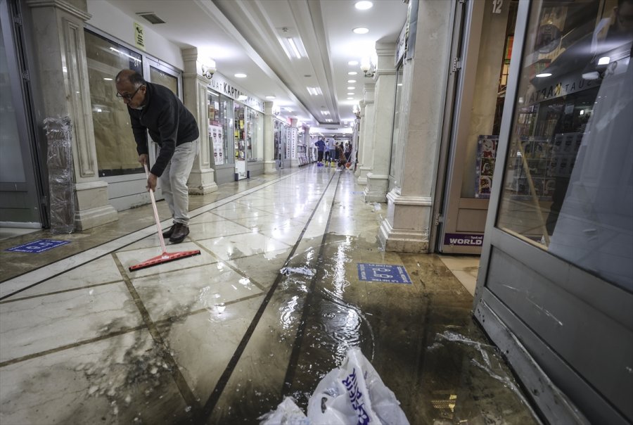Şiddetli Yağış Başkentte Sel Ve Su Baskınlarına Neden Oldu