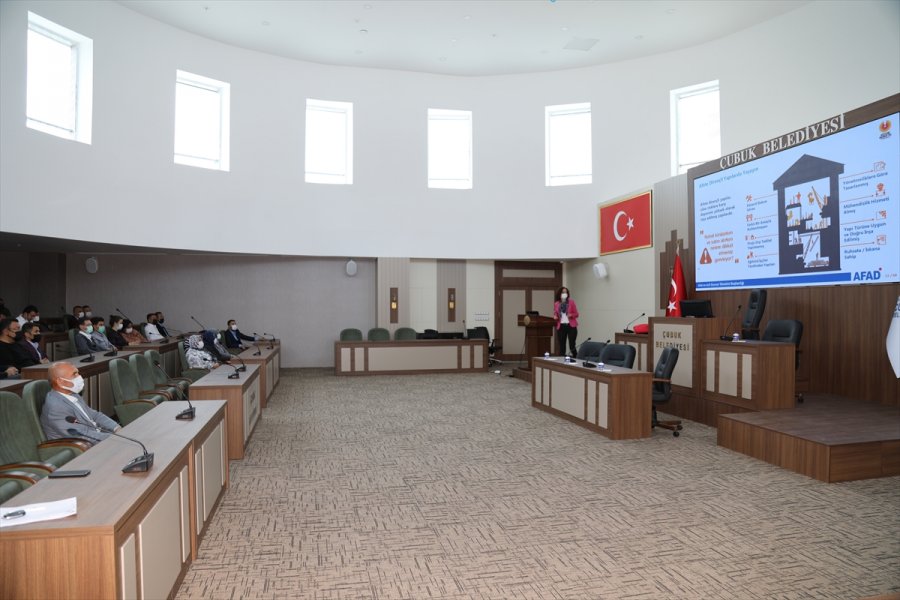 Çubuk'ta Belediye Çalışanlarına "afet Farkındalık" Eğitimi Verildi