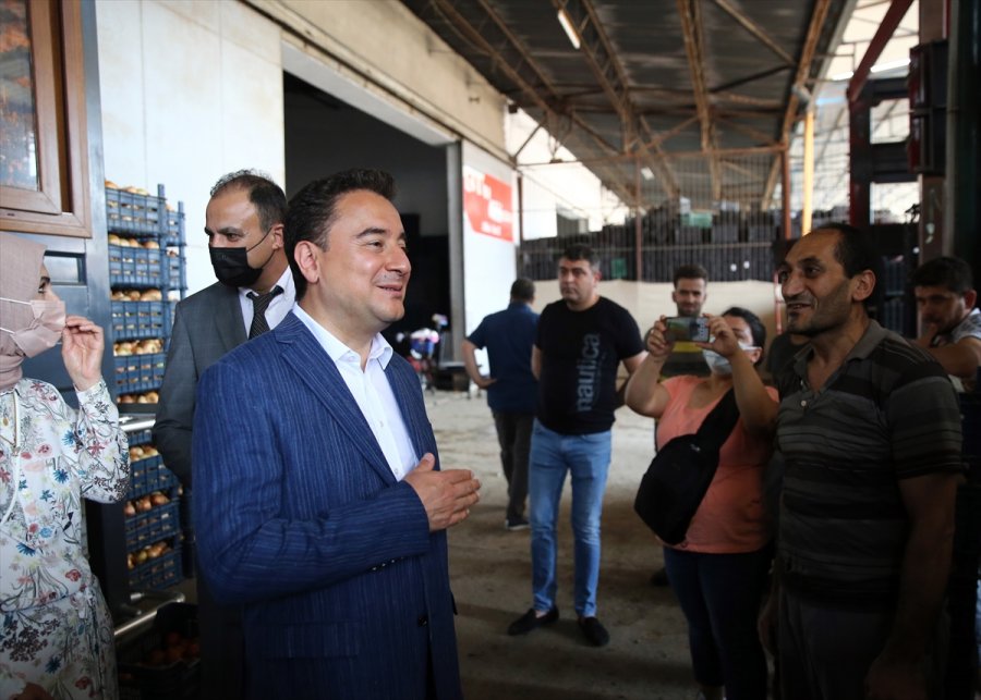 Deva Partisi Genel Başkanı Ali Babacan, Mersin'de Sebze Meyve Halini Ziyaret Etti