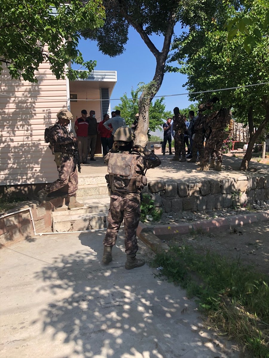 Kayseri'de Hakkında 27 Yıl 8 Ay Hapis Cezası Bulunan Firari Hükümlü Yakalandı