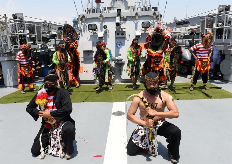 Mersin Valisi Su, Krı Sultan İskender Muda 367 Gemisi'ni Ziyaret Etti