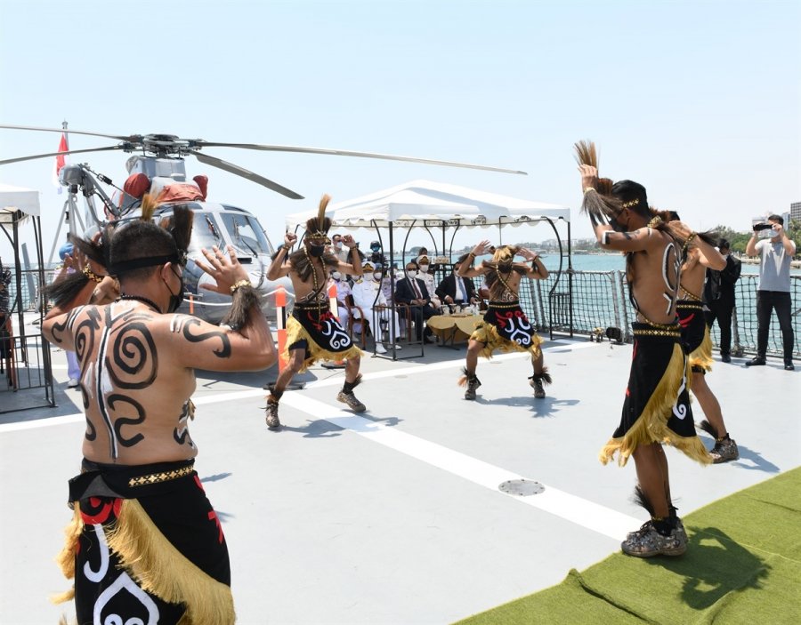 Mersin Valisi Su, Krı Sultan İskender Muda 367 Gemisi'ni Ziyaret Etti