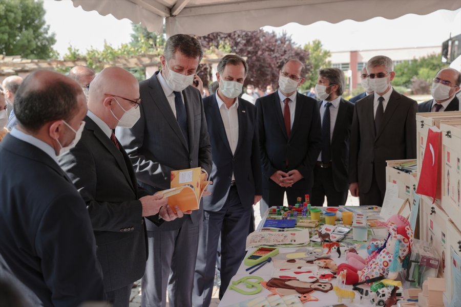 Türkiye'den Filistinli Çocuklara Bin Oyun Sandığı Gönderiliyor