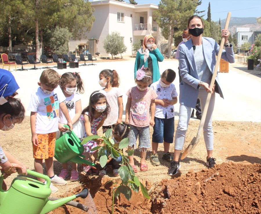 Akkuyu Nükleer Aş Çalışanları, Öğrencilerle Fidan Dikti