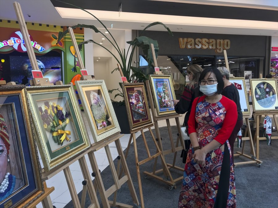 Ankara'daki Sefirelerden Nakışlı Resim Sergisi