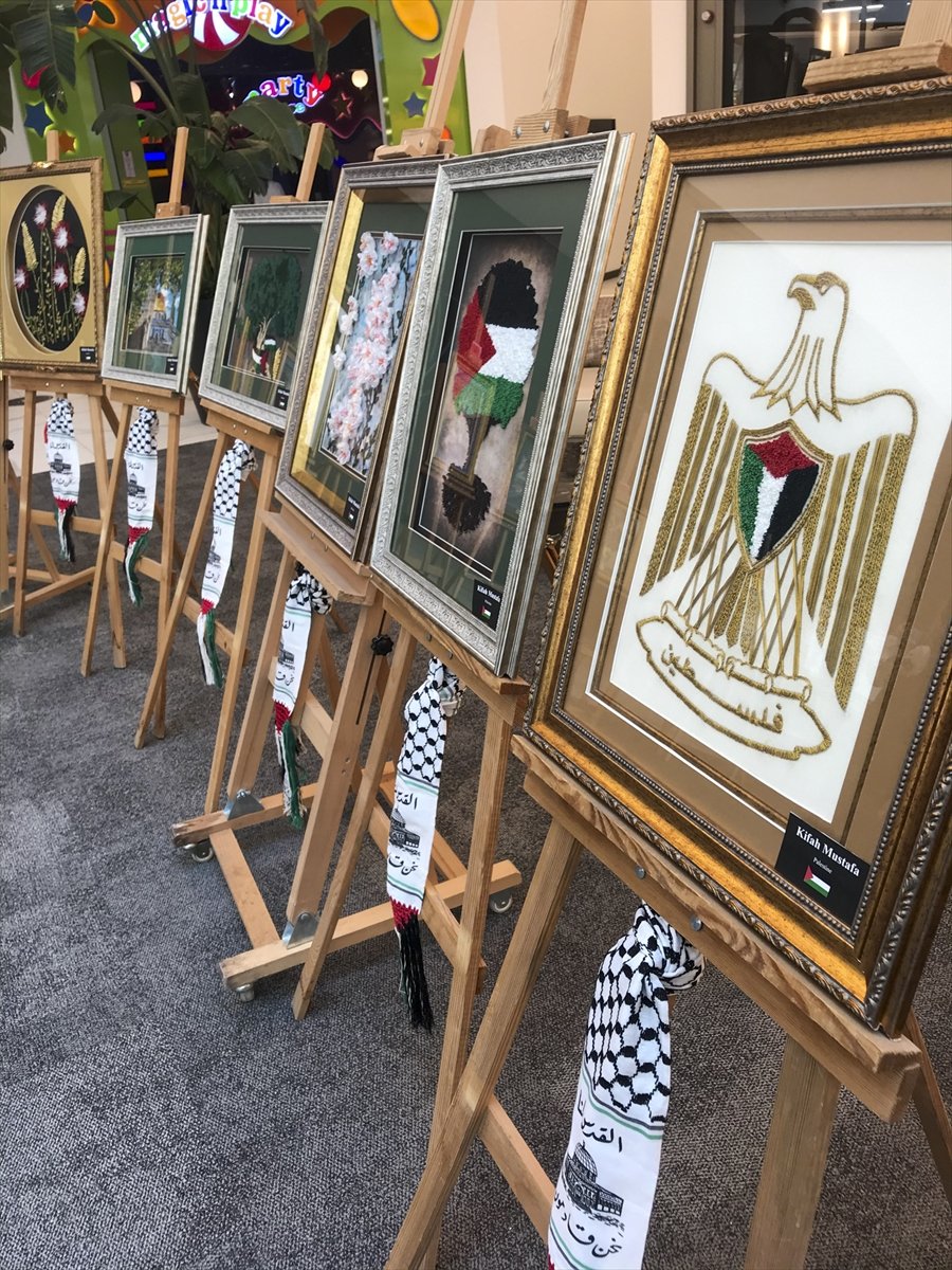 Ankara'daki Sefirelerden Nakışlı Resim Sergisi