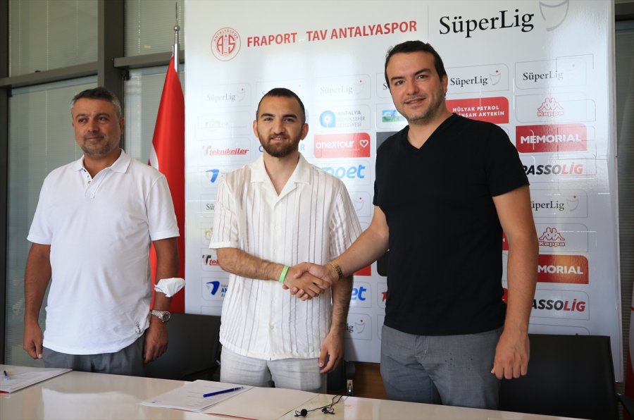 Antalyaspor, Ümit Milli Futbolcu Erkan Eyibil'i Transfer Etti