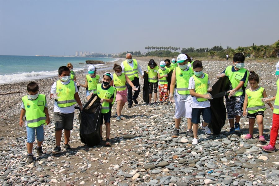 Mersin Kumsalları Anaç Deniz Kaplumbağaları İçin Temizleniyor