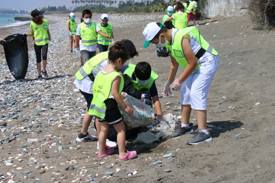 Mersin Kumsalları Anaç Deniz Kaplumbağaları İçin Temizleniyor