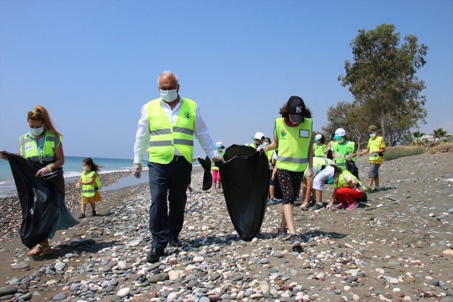 Mersin Kumsalları Anaç Deniz Kaplumbağaları İçin Temizleniyor
