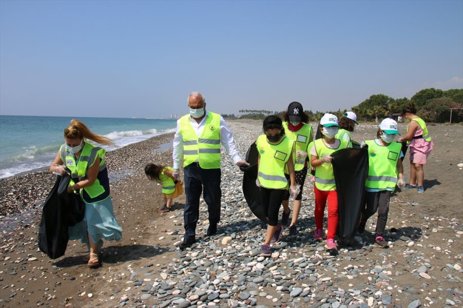 Mersin Kumsalları Anaç Deniz Kaplumbağaları İçin Temizleniyor
