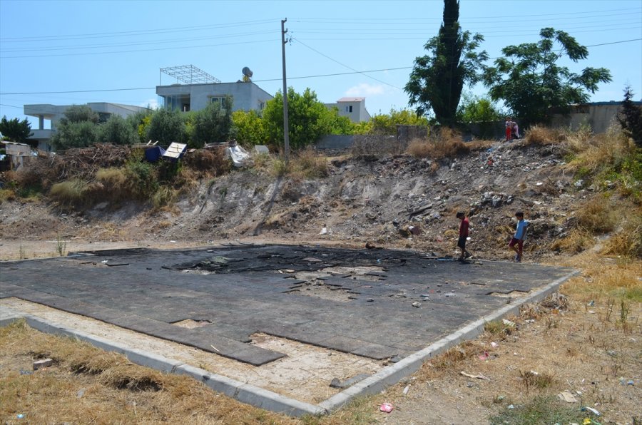 Mersin'de Çocuk Parkında Çıkan Yangın Söndürüldü