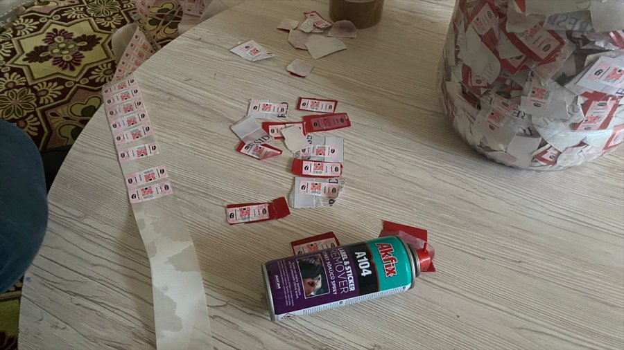 Mersin'de Eski Ürünlerden Sökülen Tütün Ve Makaron Bandrolleri Ele Geçirildi